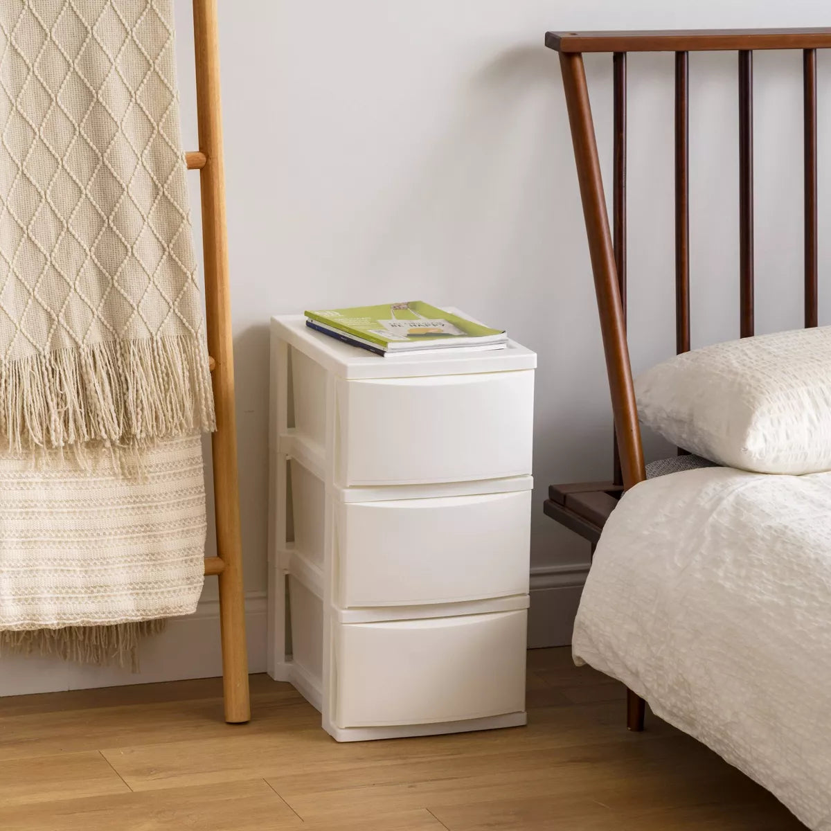 IRIS 3 Drawer Plastic Storage Chests White